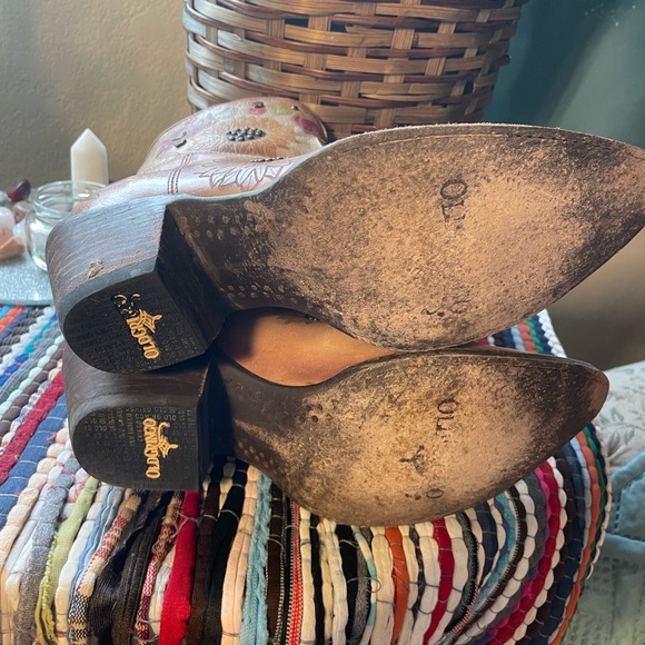 Cute Cowgirl Floral Leather Boots - Picture 2 of 8